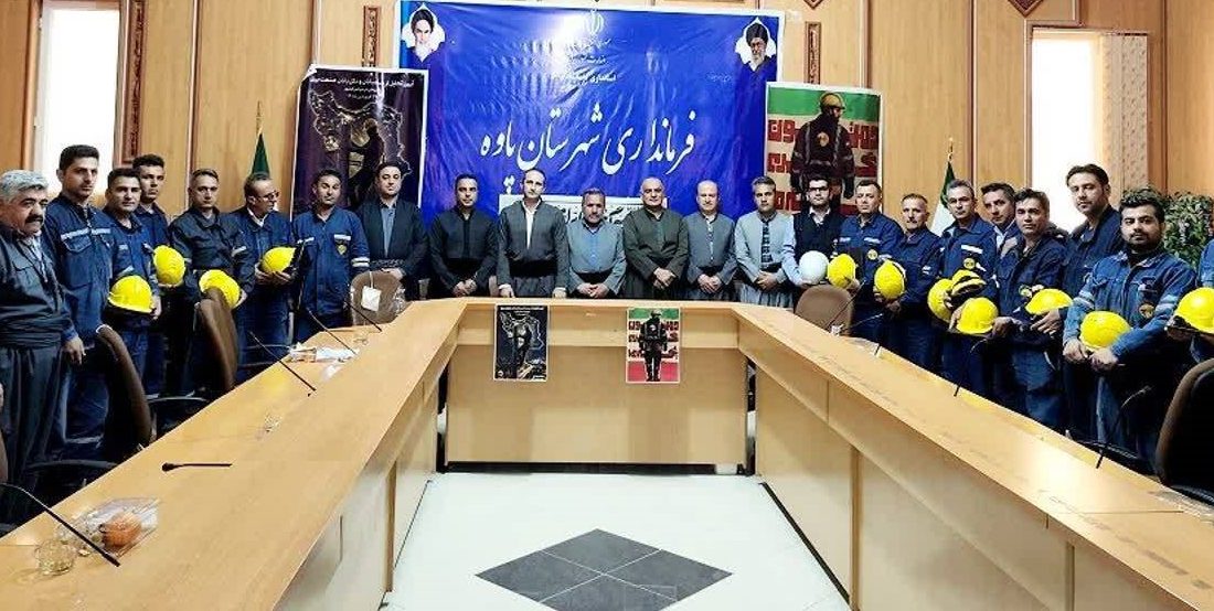تجلیل از سربازان خط مقدم روشنایی در پاوه