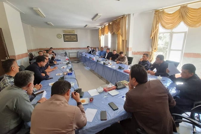 ثبت‌نام کارت مرزنشینی در پاوه نظام‌مند شد؛ مرزنشینان منتظر تماس دفاتر باشند