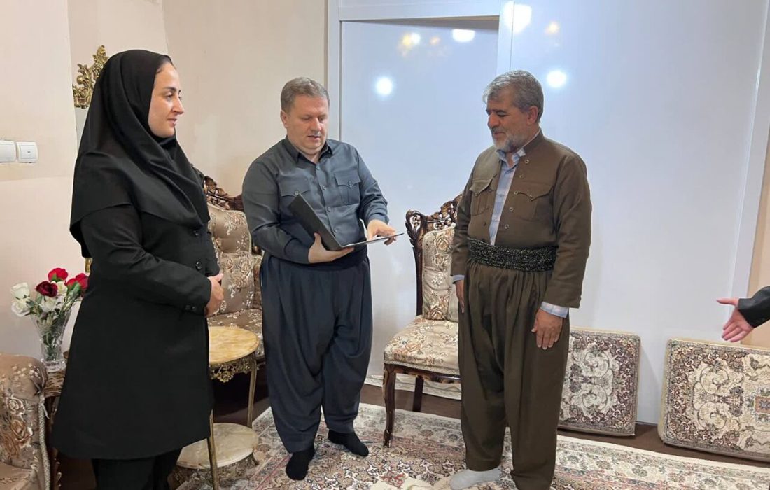 «عطاالله یزدانبخش» پیشکسوت سینما در پاوه تجلیل شد